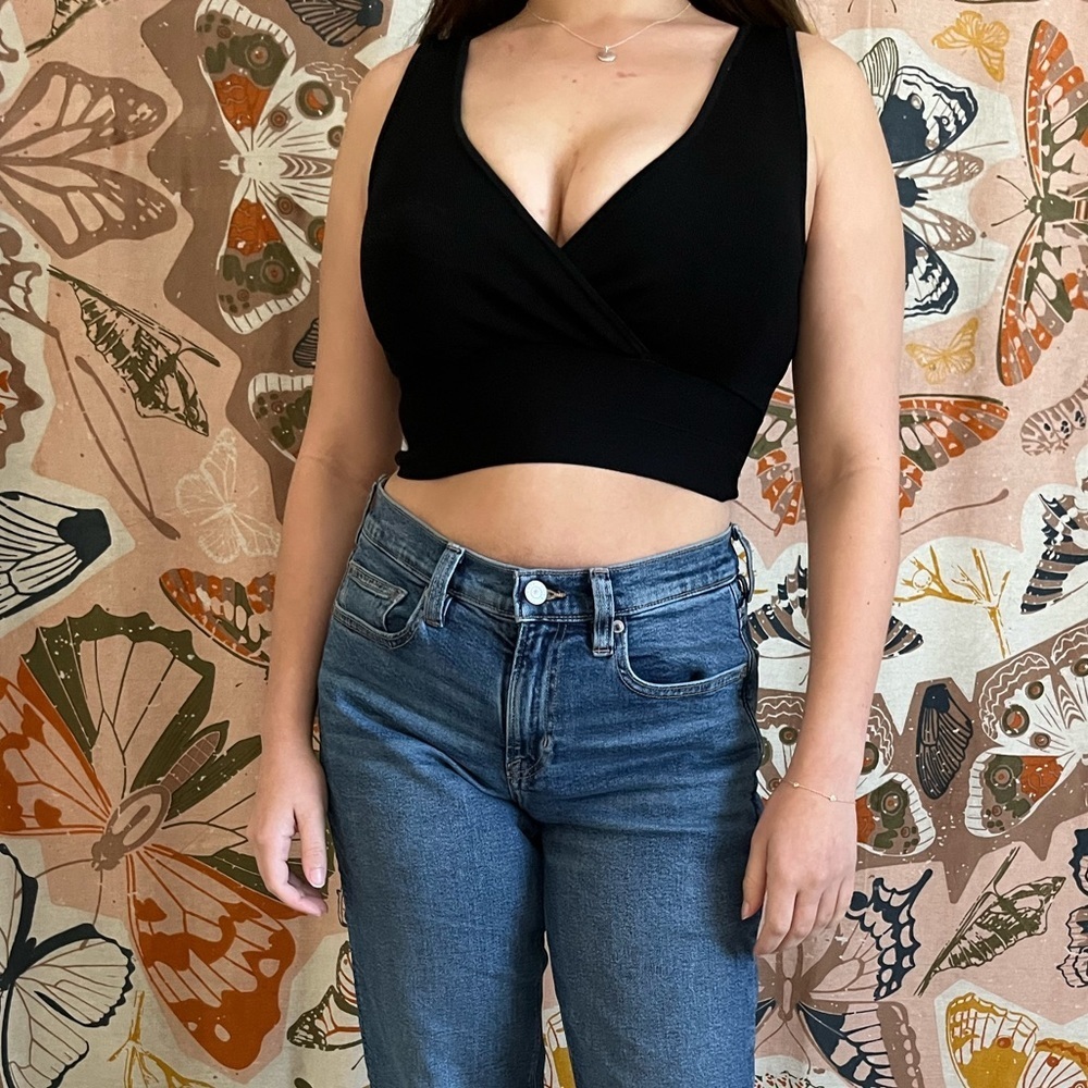 Black Guess Crop Top
